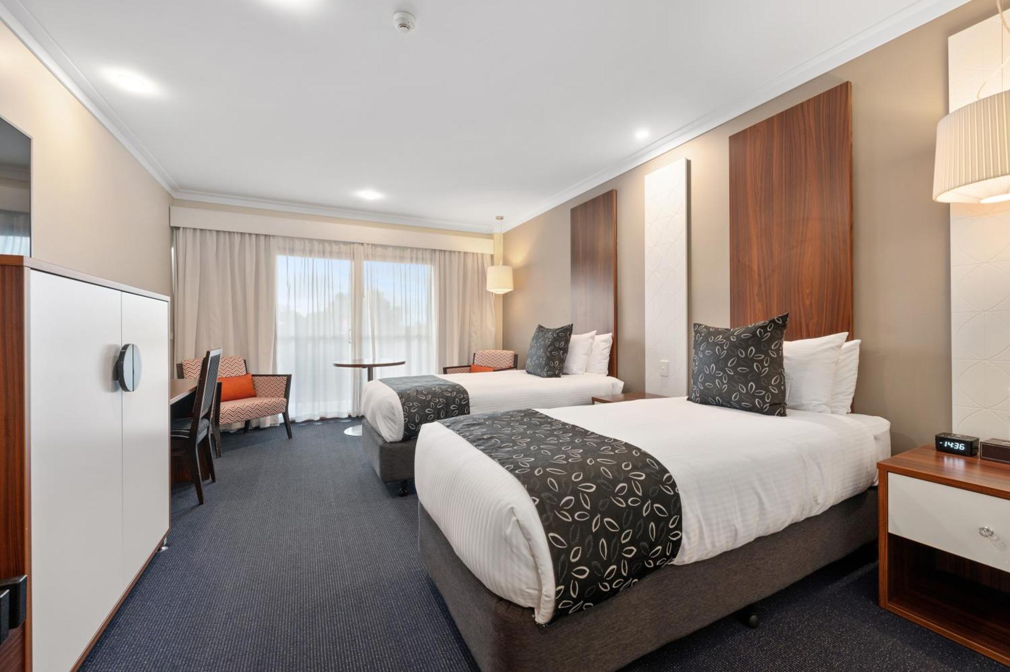 Quality Hotel Taylors Lakes Exterior foto